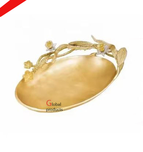 Plato para servir aperitivos de aluminio y metal con acabado dorado de diseño moderno para restaurante y bar de hotel - Product Image 4