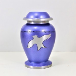 Vente en gros Mini urne funéraire souvenir ailes d'ange Capacité de 3 pouces cubes Urnes à jeton pour enfants pour bébés et funérailles - Product Image 6