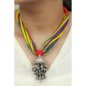 Tridha Colgante Jhumka de Plata 925 con Borlas Multicolor y Cadenas Elegantes de Acero Inoxidable para Bodas, Diseño Geométrico con Forma de Número - Product Image 1