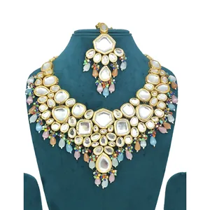 Conjunto de Joyería Fina de Lujo Maanvita Multicolor, Meenakari Kundan con Perlas, Chapado en Oro sobre Cobre, para Bodas y Regalos - Product Image 3