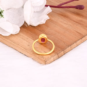 Anillo Boho Minimalista Clásico Hecho a Mano en Plata de Ley 925 con Turmalina Rosa Natural y Baño de Oro Amarillo para Aniversario de Mujer - Product Image 6