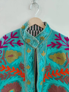 Chaqueta de invierno Suzani de terciopelo de estilo étnico | Chaqueta corta bordada | Abrigo de Festival | Ropa de abrigo floral uzbeka Duster - Product Image 2