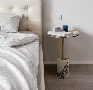 Table d'appoint ronde: dessus en marbre naturel et base en acier inoxydable solide. Table d'appoint moderne pour le salon. Vente en gros et B2B. - Product Image 4