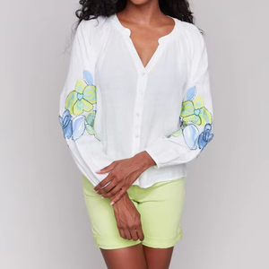 Blusa blanca de algodón con mangas bordadas florales transpirables prendas de vestir teñidas con hilo - Product Image 1