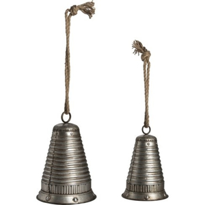 Juego de 2 campanas colgantes de metal acanalado plateado antiguo con cuerda de yute, casa de campo rústica, vacaciones o decoración diaria del hogar - Product Image 1
