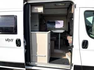 Autocaravana de Lujo Challenger Vany 114 RV Blanca 2019, para 4-6 Personas, Euro 5, Volante a la Izquierda, Asientos de Cuero, Neumáticos R18 - Product Image 2