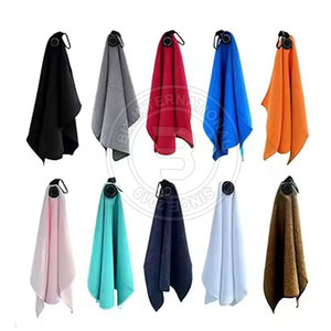 Toalla de golf con diseño minimalista y elegante para tiendas de deportes y vendedores en línea. - Product Image 3