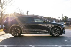 2026 LOCID Gavity SUV AWD Lithium R18 Leather Double <b>Panoramic</b> Sunroof 6 Seats Aluminium Alloy Roof Rack - Product Image 5