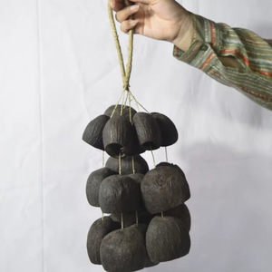 SOLOBEAT Traditionnel Burahol Lontar Music Shaker & Organic Seed Ornament-Support d'instrument universel - Product Image 1