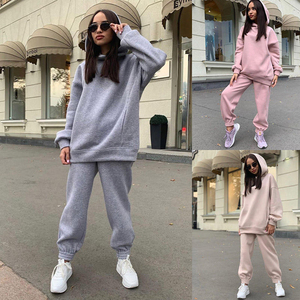Pull à capuche oversize pour femmes, streetwear tendance, logo sur le devant, coupe ample décontractée, sweat-shirt pour la saison hivernale - Product Image 2