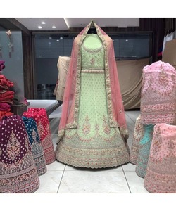 Nuptiale de mariage danse de nuit NavratriLehengaCholi pour les femmes en rouge avec chemisier de travail miroir - Product Image 6