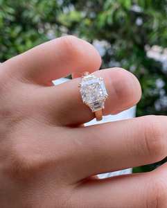 Anillo de compromiso de tres piedras de moissanita con corte radiante en oro macizo de 14 quilates, joyería fina para boda, regalos de aniversario para mujer - Product Image 5