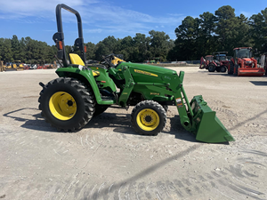 Tractor John Deere 3025E usado original de 120 hp 4x4 para agricultura a precios muy económicos en venta. - Product Image 2