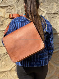 Sac à bandoulière unisexe en cuir de chèvre fait à la main, petit sac à main décontracté à usage quotidien - Product Image 4