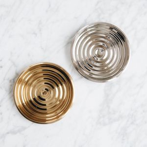 Juego de Posavasos Redondos Decorativos de Metal para Salas de Estar, que Evitan Marcas de Bebidas y Mejoran el Estilo Interior - Product Image 5