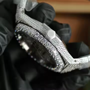 Montre design de luxe VVS Moissanite Diamond Watch pour homme en acier inoxydable blanc et cadeau prix raisonnable - Product Image 3