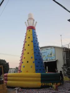 ผนังปีนป่ายเป่าลมขนาดใหญ่สำหรับกลางแจ้ง ทำจากวัสดุ PVC สำหรับกีฬาและเกมส์  อุปกรณ์สันทนาการเพื่อการปีนป่ายที่สนุกสนาน - Product Image 3