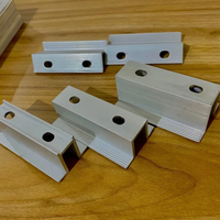 Solution de fixation intermédiaire longue Urjabox pour système de montage solaire - Installation solaire efficace fabriquée en Inde