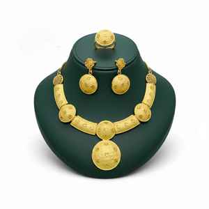 Collar para Mujer Chapado en Oro de 24K, Joyería Moderna de Fusión Tradicional para un Estilo Versátil y Elegante de Proveedor Indio - Product Image 2