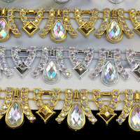 Chaîne de strass en plastique en gros pour la confection de costumes de carnaval, robes de spectacle, accessoires de poupées et loisirs créatifs