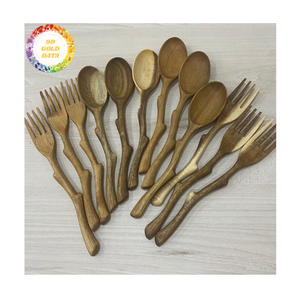 Cuillère en bois Long manche en bois pour remuer la soupe chaude et servir les repas de cuisine artisanat fait à la main Vietnam Made - Product Image 5
