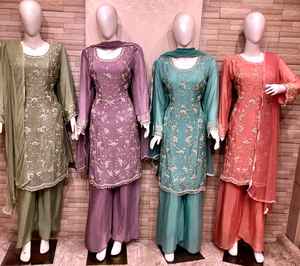 Costumes indiens de créateur modernes non cousus brodés à la main pour femmes pour les fêtes de style traditionnel - Product Image 1