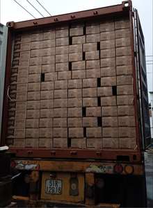 เครื่องดื่มว่านหางจระเข้สด รสผลไม้รวม บรรจุขวด PET 1 ลิตร ผลิตโดยบริษัท นามเวียท เบเวียร์ คอมพ์ไพร์ ประเทศเวียดนาม - Product Image 3