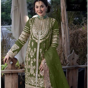 Diseñador Party Wear Top-Bottom y Dupatta con trabajo de secuencia de bordado pesado - Product Image 3