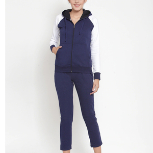 Vente en gros Ensemble de vêtements de gym pour femmes Jogger Vêtements de yoga Survêtements pour femmes 2 pièces assortis Ensembles d'entraînement de fitness Respirant - Product Image 1
