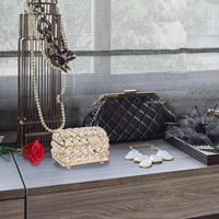 Organisateur de bijoux de luxe en métal et cristal, boîte de rangement élégante pour bagues, colliers, boucles d'oreilles et accessoires, présentoir pour la maison