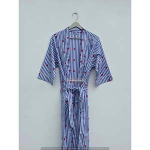 Kimono de algodón rosa con estampado a mano, protector de traje de baño estilo indio para la playa - Product Image 1