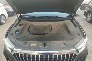 Sedán de Pasajeros Diésel Usado de Segunda Mano, Modelo KEI, Caja de Cambios Automática, Neumáticos R18, Asientos de Cuero, Interior Oscuro, 4L, Buenas Condiciones - Product Image 6