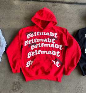 Nouveauté Sweat-shirt à capuche rouge personnalisé avec impression graphique streetwear, broderie numérique audacieuse - Product Image 1