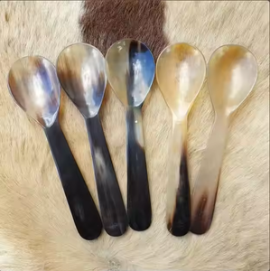 Cuchara de cuerno de búfalo auténtico de tradebyd, única, elegante y ligera para cocinar y servir - Product Image 2
