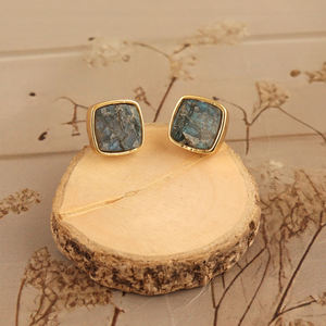 เครื่องประดับคริสตัลดิบสำหรับผู้หญิงต่างหูชิ้นลาบราดอไรต์ธรรมชาติแวววาวต่างหูทองเหลือง18K กรอบชุบทองชุดกระดุมรูปทรงเบาะ - Product Image 3