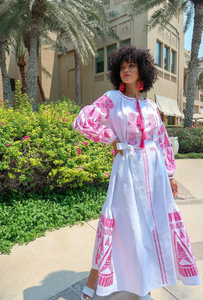 Vente en gros personnalisée longue robe ukrainienne brodée avec pompon longue robe vintage à manches longues une pièce robe de haute qualité - Product Image 4