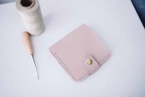 Cartera Bifold de Cuero Genuino Marrón para Hombre, Estilo Vintage, con Monedero, Cierre Abierto, Duradera, Modelo LBW-0206 - Product Image 3