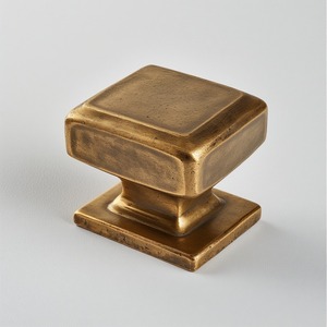 Pomo de Puerta de Metal Clásico con Diseño Europeo, Anticorrosión, Agarre Fuerte y Calidad Superior para Uso en Hoteles y Villas - Product Image 3