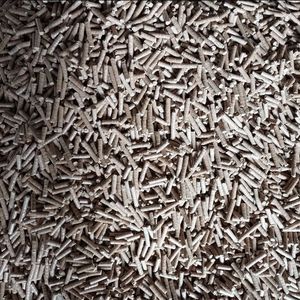 Pellets de madera DIN PLUS / EN Pellets de madera Venta al por mayor de Europa Pellets de madera de biomasa en bolsas de plástico de 15kg. - Product Image 4