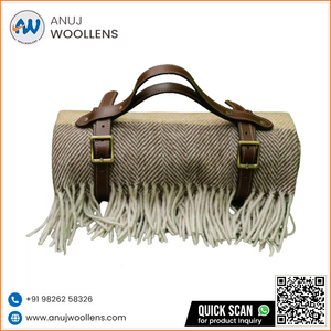 Couverture en pure laine à chevrons Offre Spéciale disponible à un prix abordable - Product Image 3