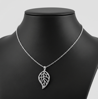 Pendentif en argent sterling 925 plaqué rhodium en forme de feuille |   Bijoux Artisanaux Bohèmes