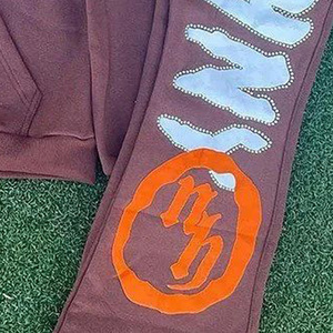 Survêtements personnalisés fabricant d'usine OEM vêtements de sport de haute qualité parfaits pour les clubs équipes événements ou magasins de mode - Product Image 6