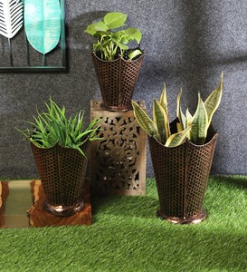 Macetas de metal hechas a mano con diseño exclusivo de paraguas Acabado recubierto de polvo Decoración moderna para el hogar y el jardín - Product Image 2