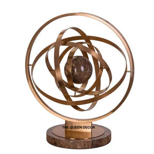 Modèles créatifs en métal faits à la main Sculpture décorative d'intérieur Décoration or Statues abstraites Petit bureau d'artisanat en métal - Product Image 1