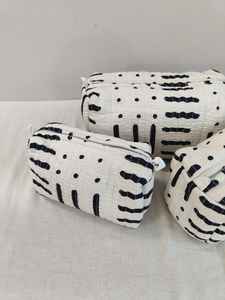 ชุดกระเป๋าเครื่องสำอางผ้าฝ้ายแบบเย็บติดกัน 3 ใบ & กระเป๋าใส่ของใช้ในห้องน้ำผ้าฝ้าย กระเป๋าเดินทาง กระเป๋าเครื่องสำอางพิมพ์ลาย กระเป๋าจัดระเบียบอุปกรณ์ในห้องน้ำ - Product Image 2