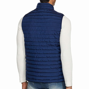 Gilet bouffant sans manches personnalisé OEM pour hommes avec fermeture éclair et capuche Gilet d'hiver pour femmes matelassé 100% polyester - Product Image 2