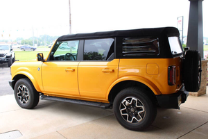 SUV Todoterreno Usada Tipo Bronco Outer Banks Advanced 2025 en Venta, Sin Accidentes y Lista para Enviar - Product Image 2