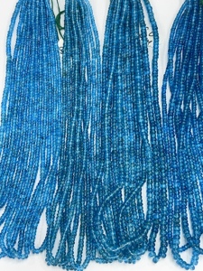 Cuentas Rondelle lisas de apatita azul neón de lujo de grado AAA Natural tamaño de 4-6mm en cuentas de piedra de hebra de 14 pulgadas - Product Image 4