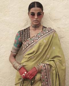 Nuevo 2024 estilo moderno diseño Evergreen Georgette secuencia trabajo Sari blusa exportador y proveedor indio - Product Image 3