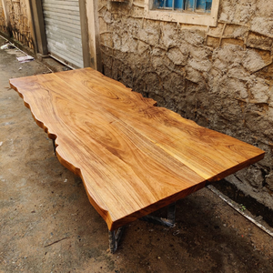 Table à manger en bois d'acacia massif 8 places avec bords personnalisés 2 pouces d'épaisseur finition mate dessus durable et pieds en métal avec revêtement en poudre - Product Image 4